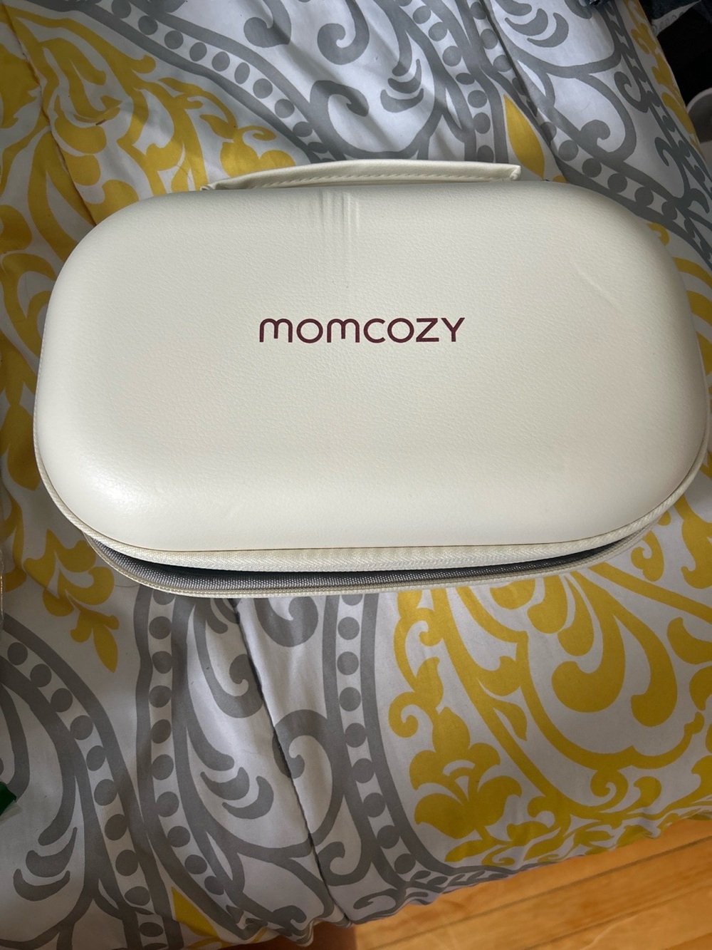 Momcozy Cream Travel Cosmetic Case for Women